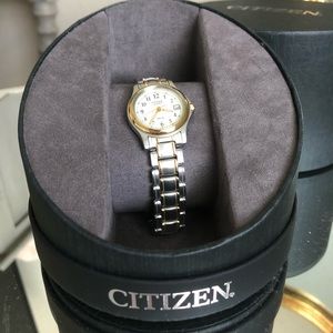 NEVER WORN CITIZEN WATCH
